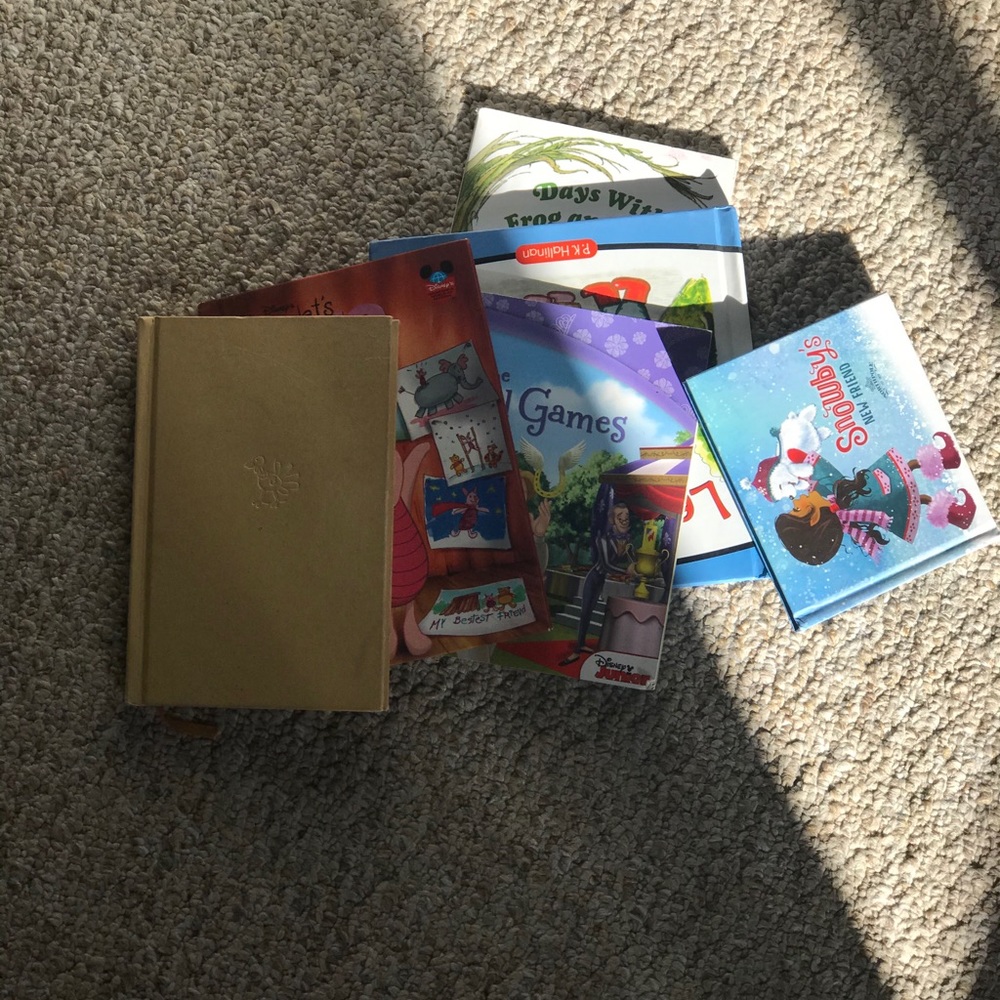 A BUNDLE OF BOOKS FOR KIDS!!